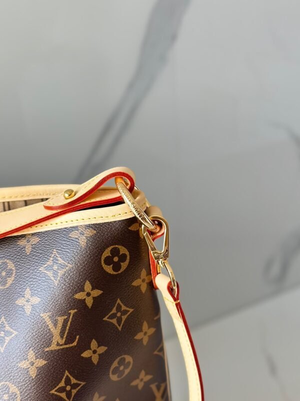 Delightful M40352