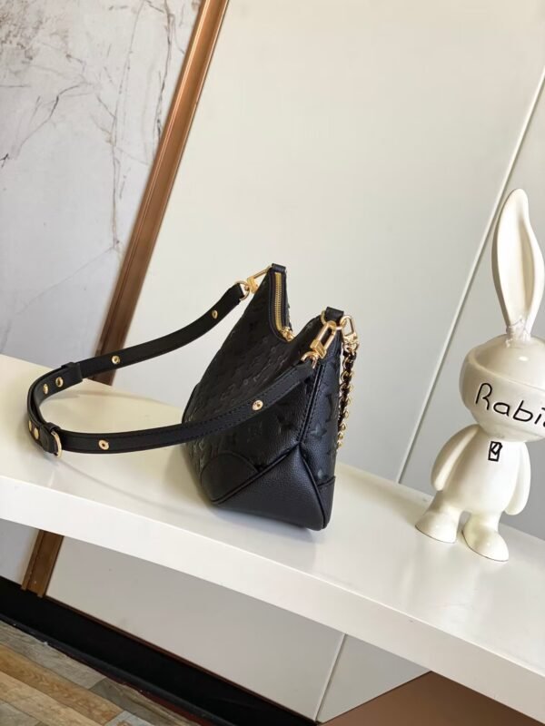 LOUIS VUITTON Boulogne M12930 black