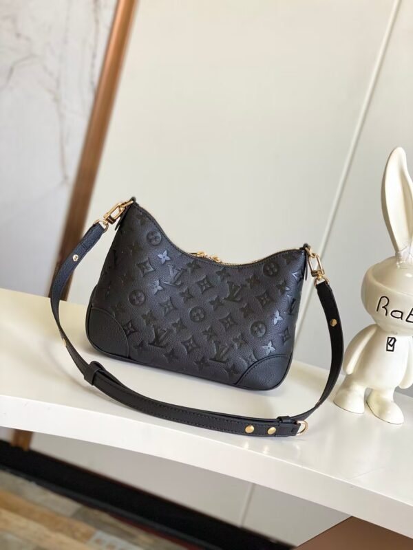 LOUIS VUITTON Boulogne M12930 black