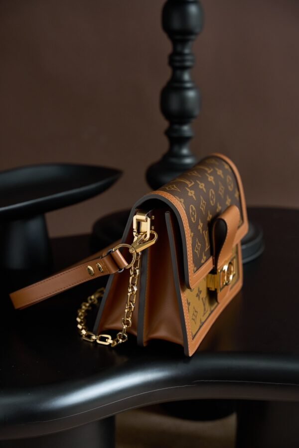 Dauphine MM M45958
