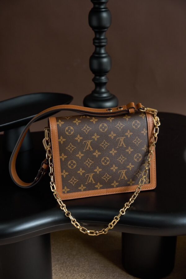 Dauphine MM M45958