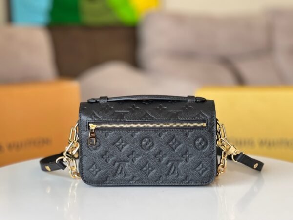 LOUIS VUITTON Pochette Metis East West M46595