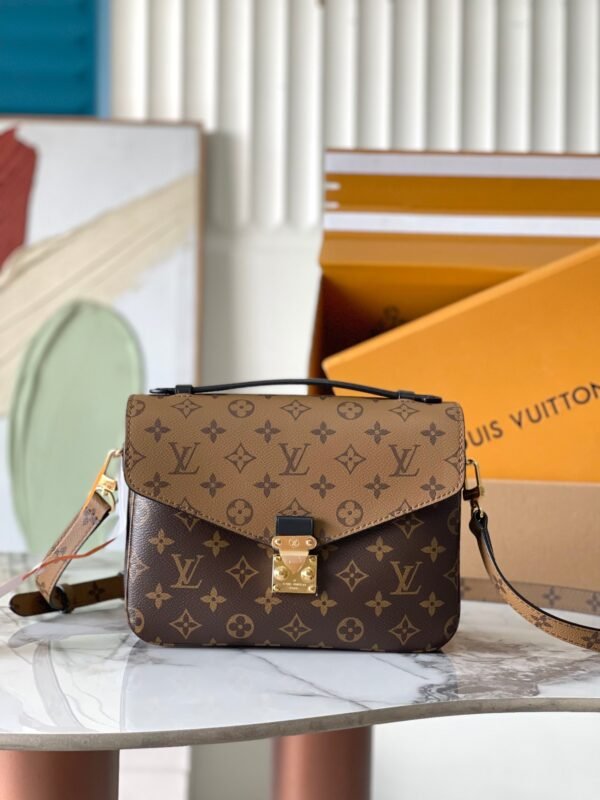 LOUIS VUITTON Pochette Métis M44876