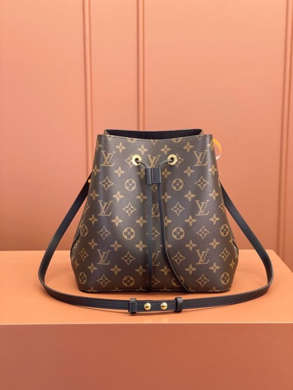 LOUIS VUITTON NéoNoé MM M44020