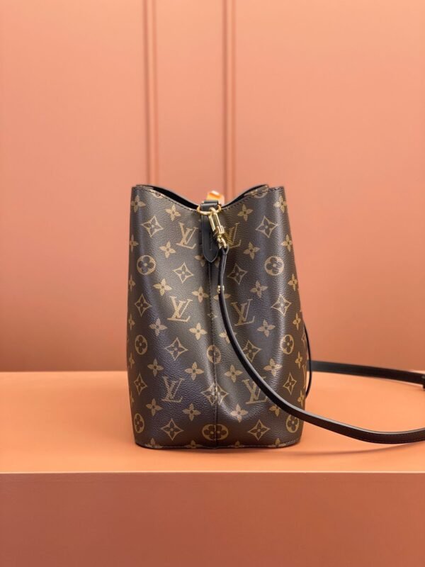 LOUIS VUITTON NéoNoé MM M44020