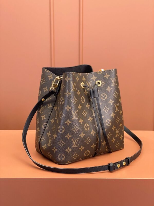 LOUIS VUITTON NéoNoé MM M44020
