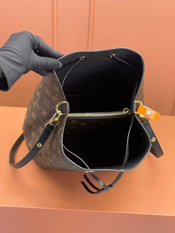 LOUIS VUITTON NéoNoé MM M44020