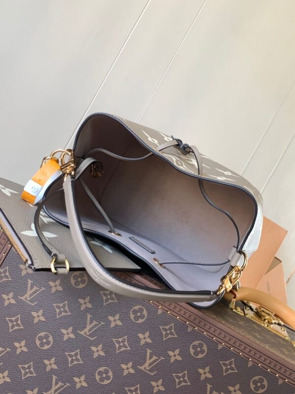 LOUIS VUITTON NéoNoé MM M45555