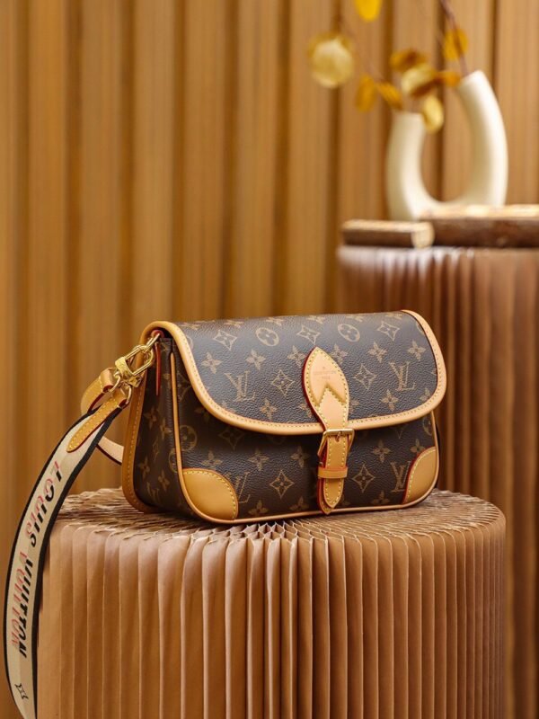 A Louis Vuitton Diane satchel M45985