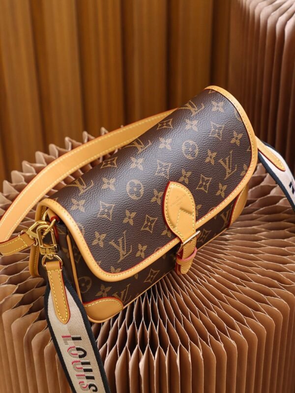 A Louis Vuitton Diane satchel M45985