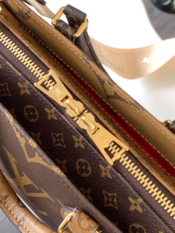 LOUIS VUITTON OnTheGo East West M46653