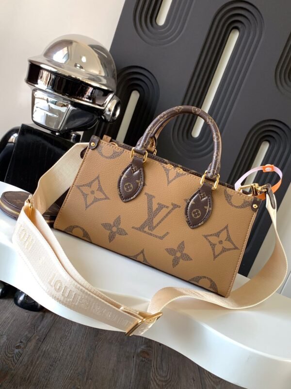 LOUIS VUITTON OnTheGo East West M46653