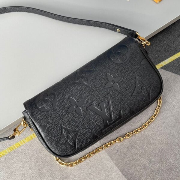 LOUIS VUITTON Wallet On Chain Ivy M82154