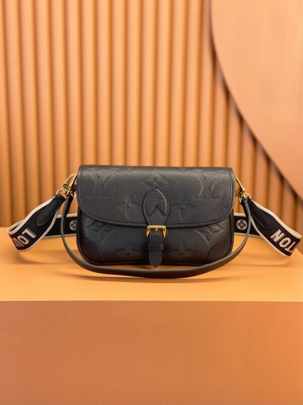 A Louis Vuitton Diane satchel M46386