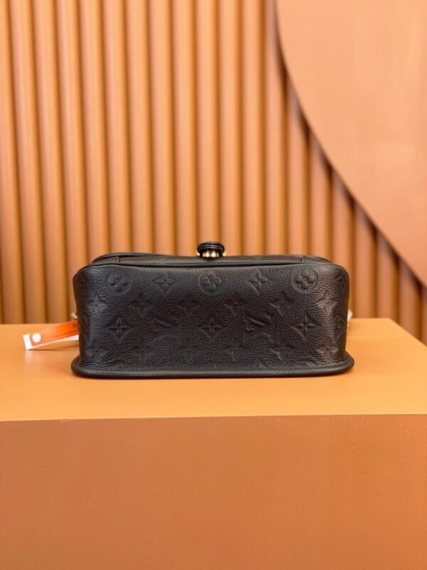 A Louis Vuitton Diane satchel M46386