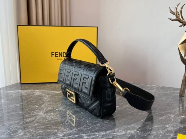 FENDI Baguette Black leather bag
