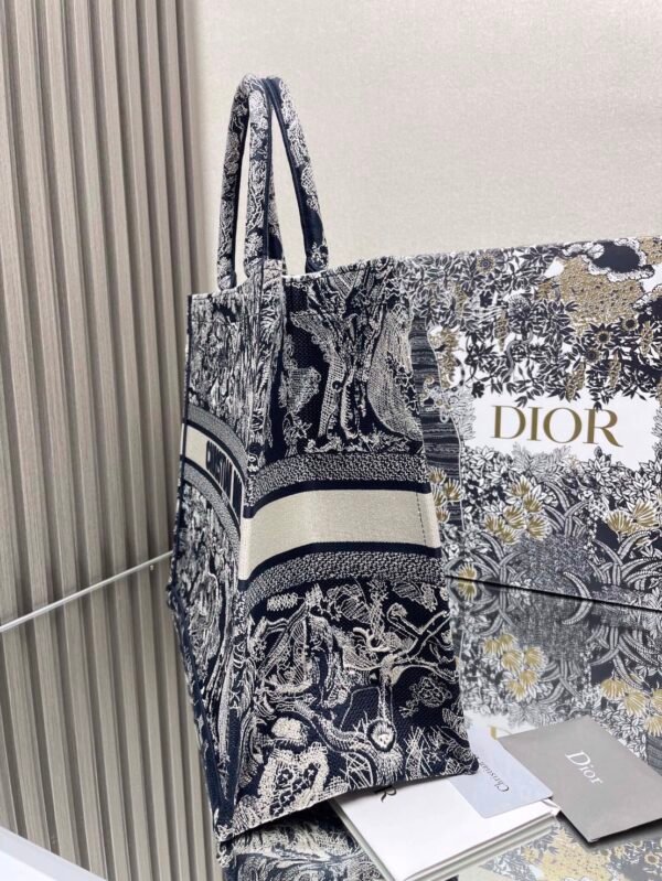 Large Dior Tote Bag Jouy print embroidery