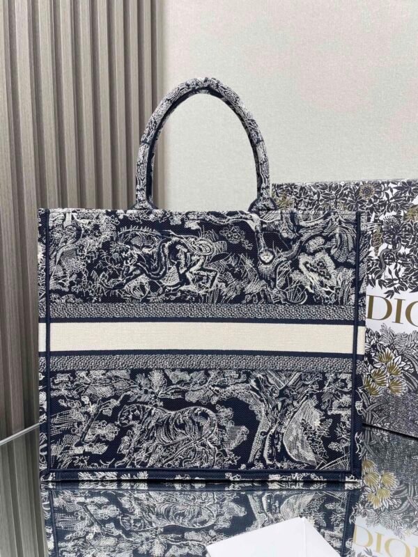 Large Dior Tote Bag Jouy print embroidery