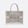 Dior Totte's latest Christmas limited edition gold eight-pointed star