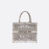 Dior Totte's latest Christmas limited edition gold eight-pointed star