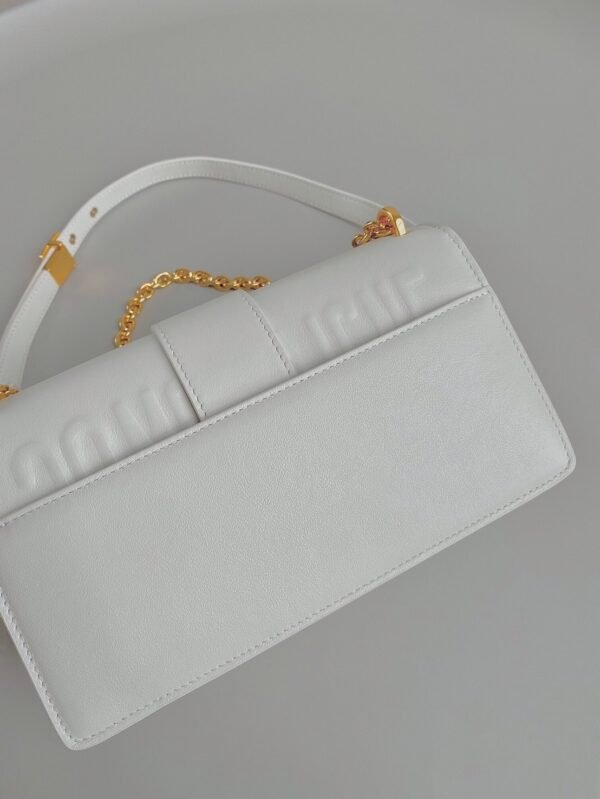 DIOR 30 Montaigne East-West Bag with Chain white