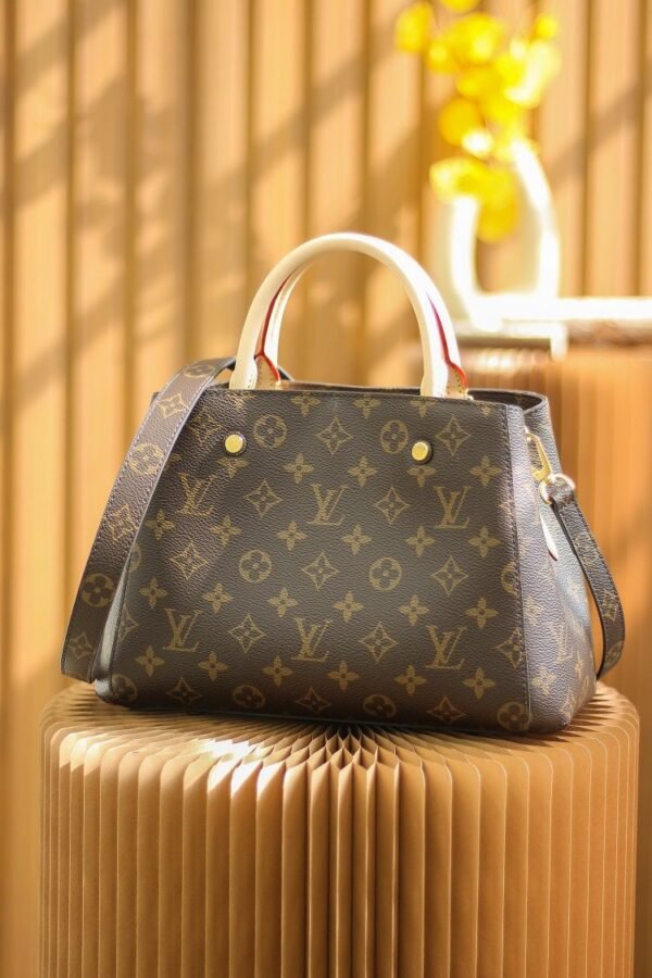 LOUIS VUITTON Montaingn BB M41055