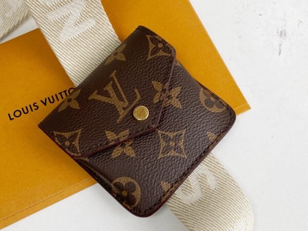LV Utility Crossbody M80446
