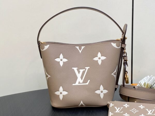 LOUIS VUITTON All In BB M13045