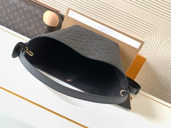 LOUIS VUITTON All In GM M13044
