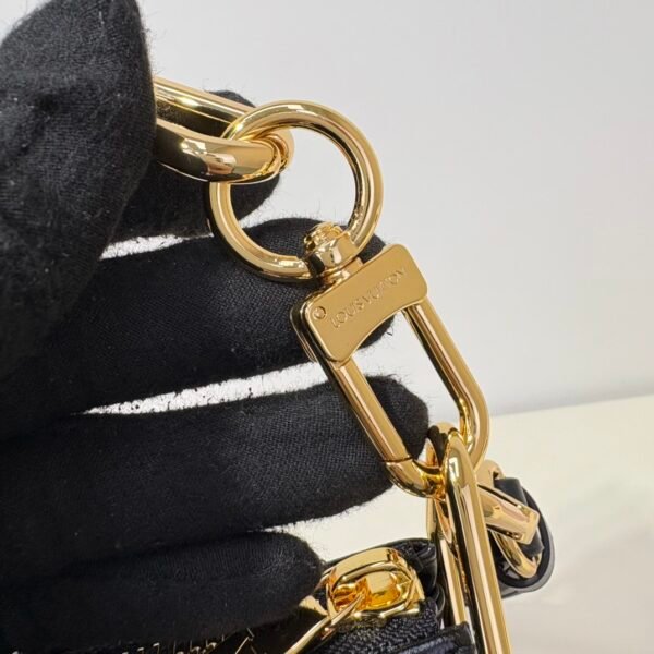 M13232 LV x TM Coussin BB