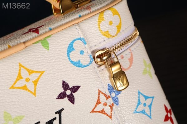 M13662 LV x TM Vanity Chain Pouch