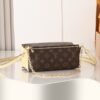 Louis Vuitton Bloom Pouch M11672