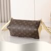 Louis Vuitton Bloom Pouch M11672