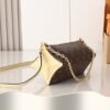 Louis Vuitton Bloom Pouch M11672
