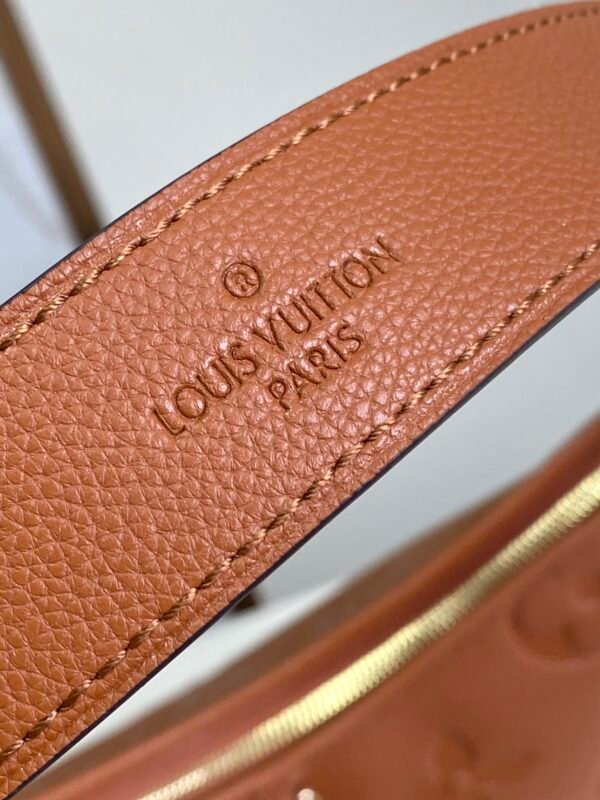 Louis Vuitton CarryAll PM M11790