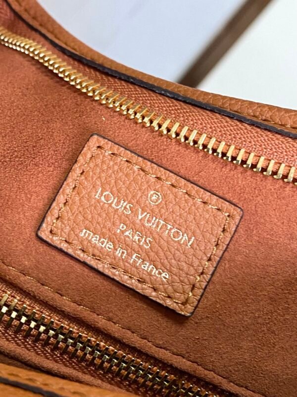 Louis Vuitton CarryAll PM M11790