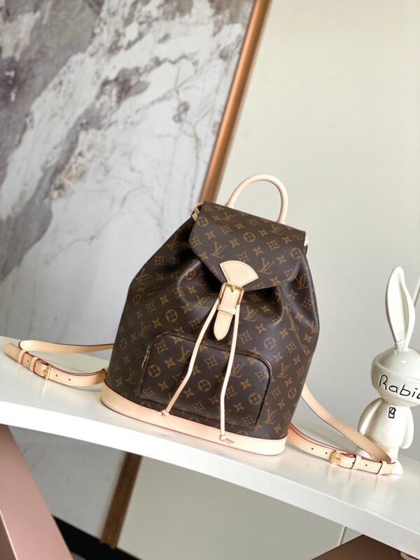 LOUIS VUITTON Montsouris MM M11197
