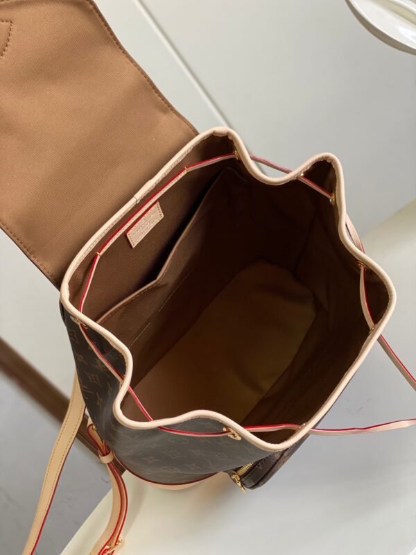 LOUIS VUITTON Montsouris MM M11197