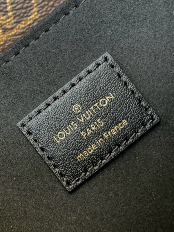 LV Pochette Métis Backpack M11941
