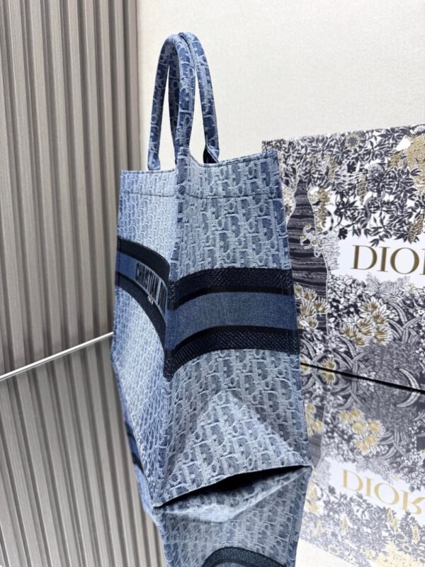 Large Dior Book Tote Denim blue