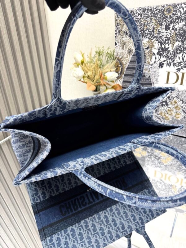 Medium Dior Book Tote Denim blue