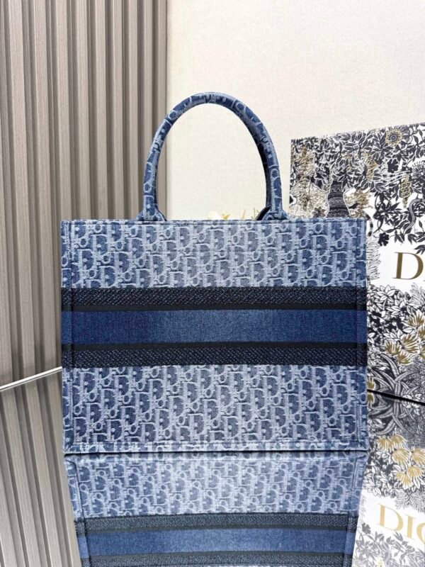 Medium Dior Book Tote Denim blue