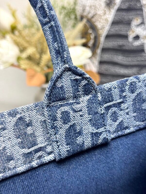 Medium Dior Book Tote Denim blue