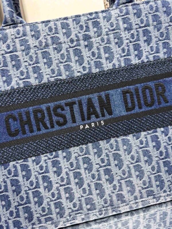 Medium Dior Book Tote Denim blue