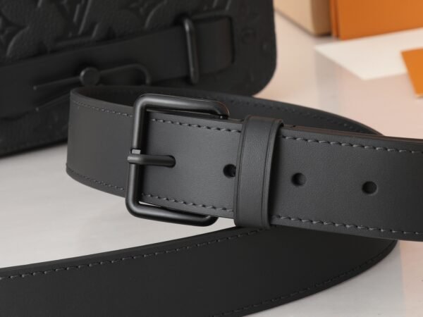 Louis Vuitton Steamer Messenger M23742