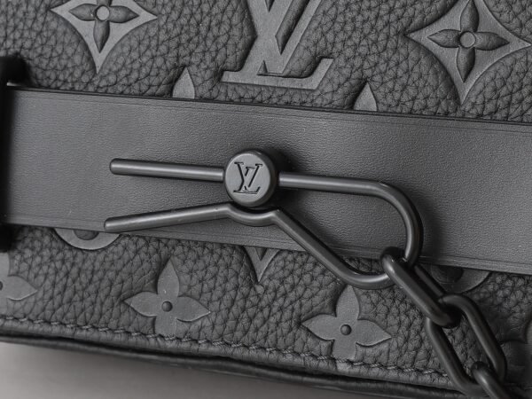 Louis Vuitton Steamer Messenger M23742