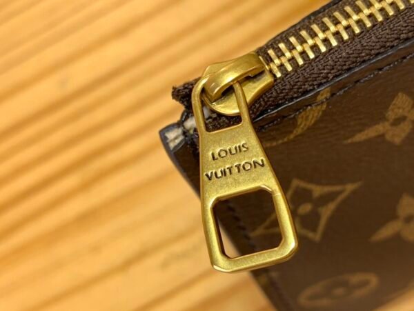 LV Low Key Cabas MM M25343