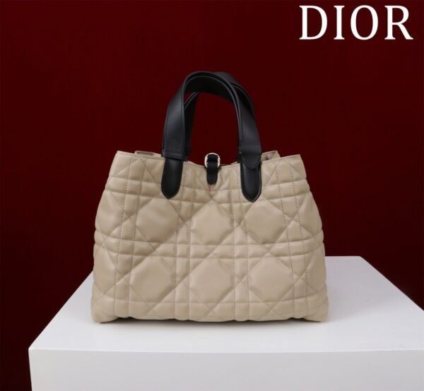 Medium Dior Toujours Bag Beige