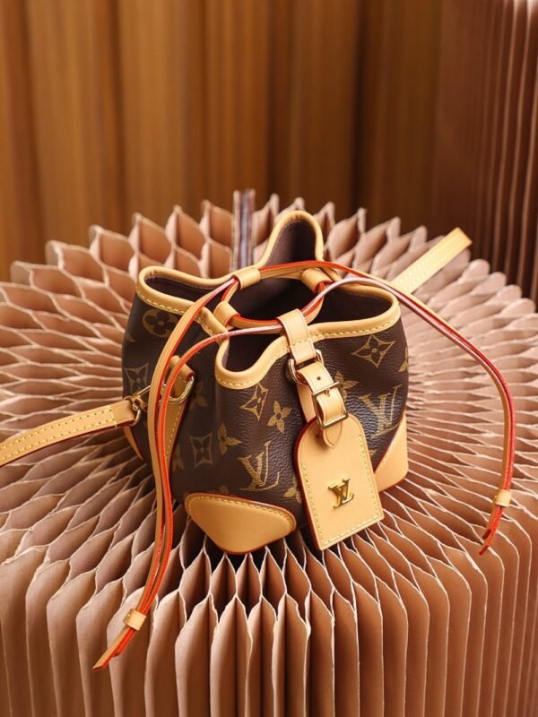 Louis Vuitton NOÉ PURSE M57099