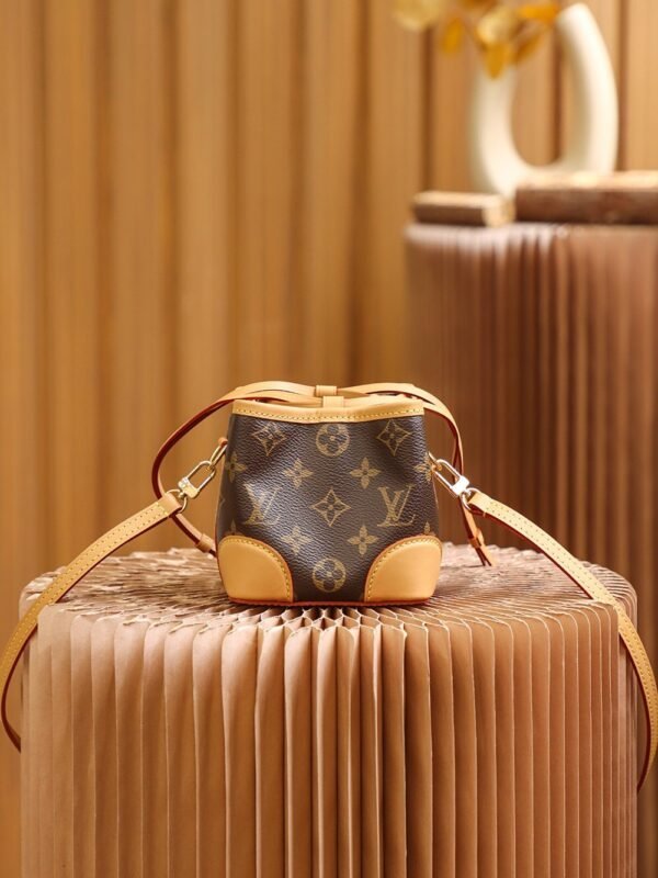 Louis Vuitton NOÉ PURSE M57099